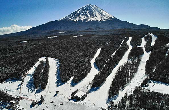 青空とゲレンデ